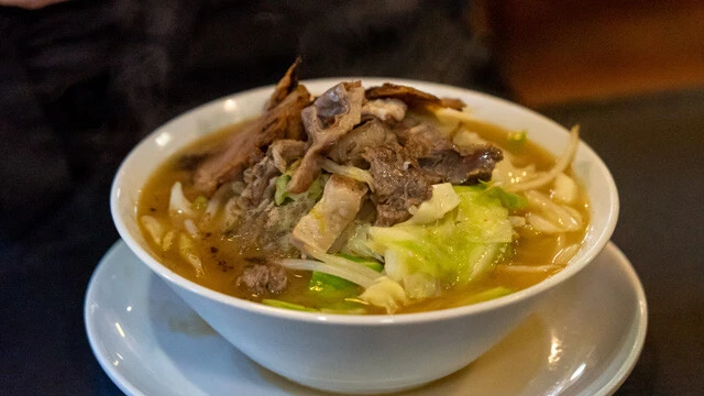 特製ラーメン（７００円・税込　※麺、野菜少なめ）