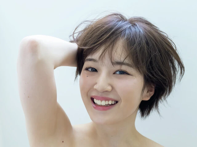 尾台彩香、初グラビア「セミを成虫にするのが好きでした」