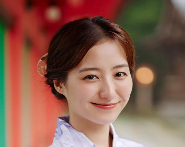 高田里穂写真集『完成された未完成』が発売!「見せたくない自分を見せないのはもったいないなって」