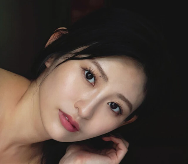 友達がひとりもいなかった〝令和の壇蜜〟宇佐美えり「友達とか親友って契りが必要ですよね？」