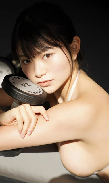 【デジタル限定】ぱつこ、桜田茉央、桜井木穂写真集『輝く！クリスタルボディ』　（Ｃ）佐藤佑一／集英社