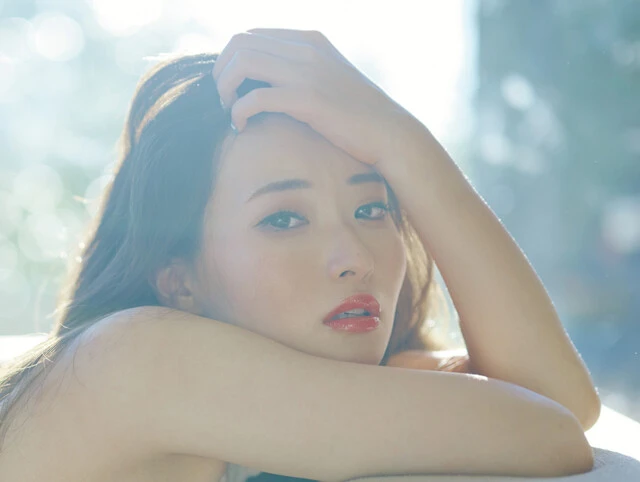 大道具に憧れた葦原 海が事故で両足を失い車いすユーザーとしてモデル活動に励み、東京パラリンピックの閉会式に参加して週プレでグラビアデビューするまでの話