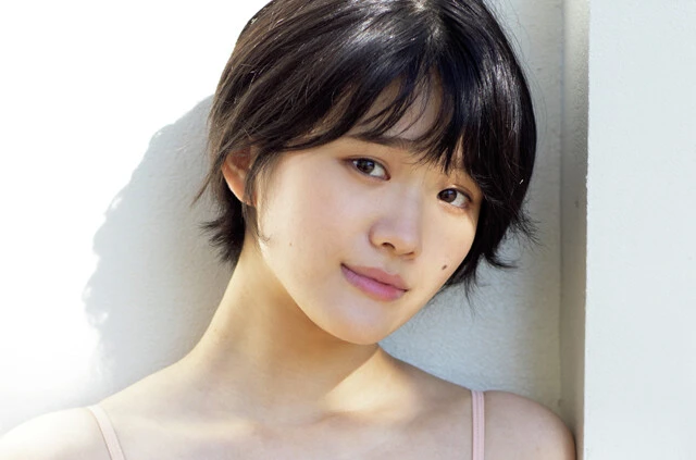 『3年A組』にも出演の期待の若手女優・愛菜が初登場!「ラーメン屋さんに行ってビールを飲む。その時間が大好きです」