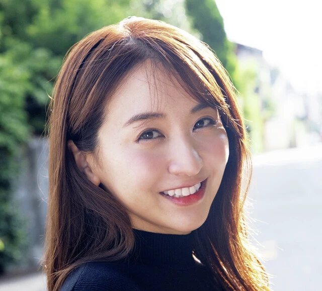 "好きな女性スポーツアナ1位"の袴田彩会が写真集発売「『こんなに脱いでるの！？』とよく言われます」