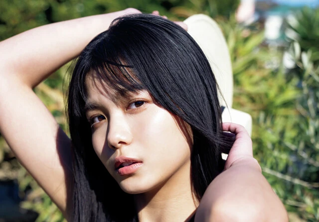 朝日ななみ「大好きなおモチを食べながらグラビアを撮りたい！」