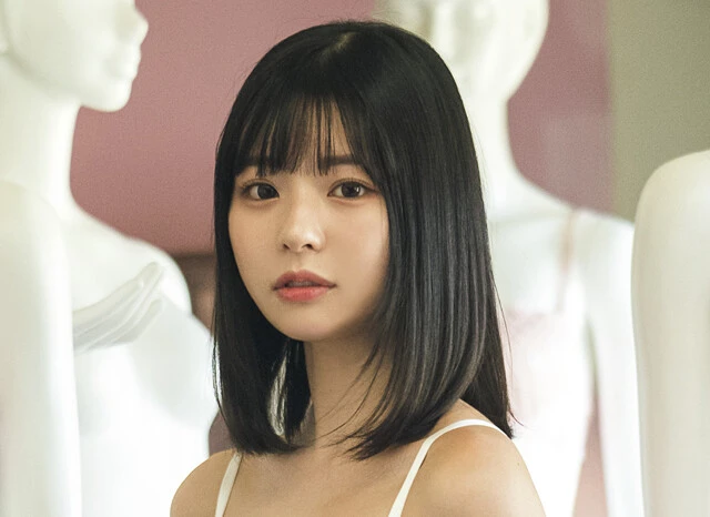 インフルエンサー・国木田さりまるが初水着「２、３年後には事業を立ち上げたい」