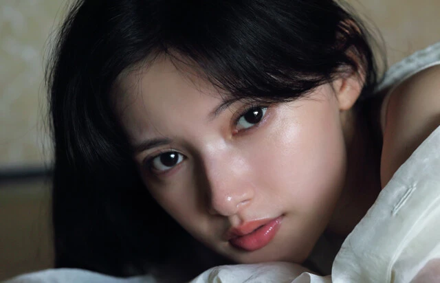 超正統派女優・青島心が人生初グラビア「自分が有名になるよりも『ギーツ』という作品を大事にしたい」