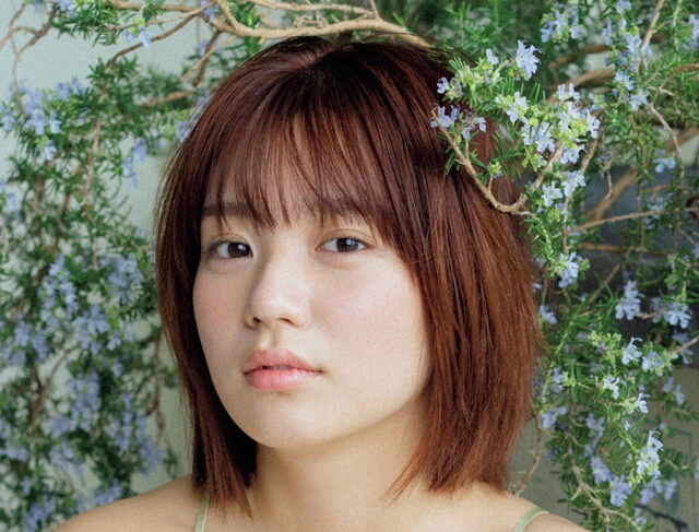 長月 翠はラストアイドル卒業後、舞台に歌手に大忙し！