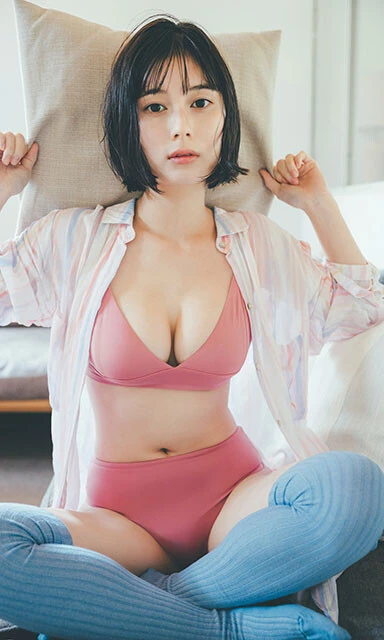 大久保桜子デジタル写真集『Dearest』（撮影／東京佑）より