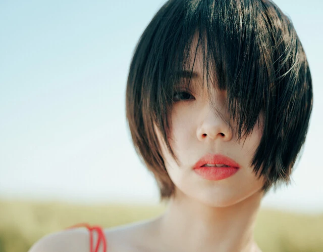 ロングヘアからショートカットに！　鈴木ふみ奈「似合っているか不安だったけど、ついにショートカットにしました！」