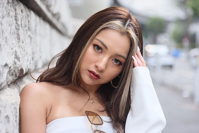 ギャルタレント・ゆきぽよが語る初グラビアの記憶「肌をこそこそと隠しているより、出している方が解放感があって楽しいじゃないですか！」【初グラビア物語】