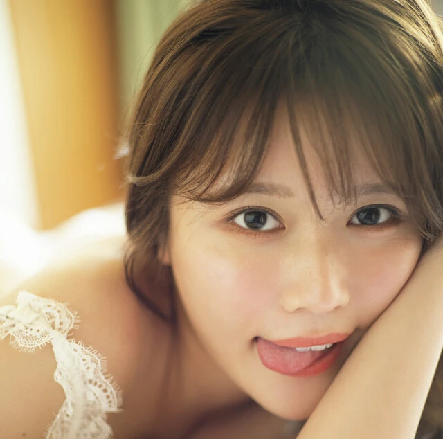 YouTubeで話題の小日向ゆかがエチエチグラビアに挑戦！「ラッキースケベとかエッチなシチュエーション大好きなんです（照）」