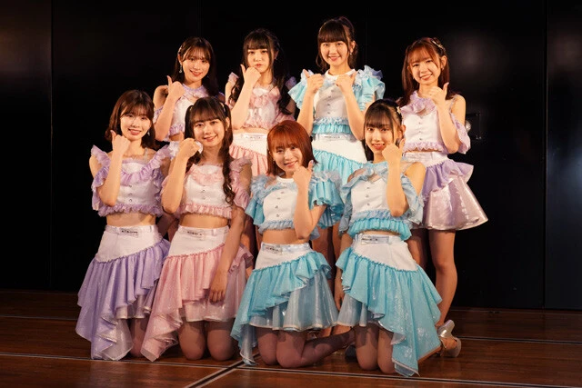 前列左から浅井七海、大盛真歩、坂口渚沙、徳永羚海。後列左から左伴彩佳、佐藤美波、稲垣香織、石綿星南