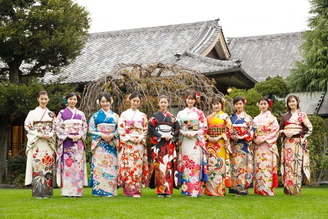 小芝風花、井本彩花に「先輩風を吹かせたいな(笑)」　高橋ひかる、本田望結も参加のオスカー晴れ着撮影会開催！