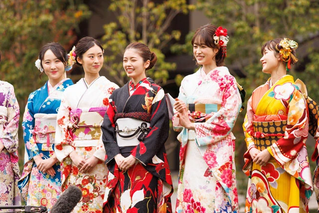 小芝風花や高橋ひかるら、それぞれのトークに笑う出席者たち