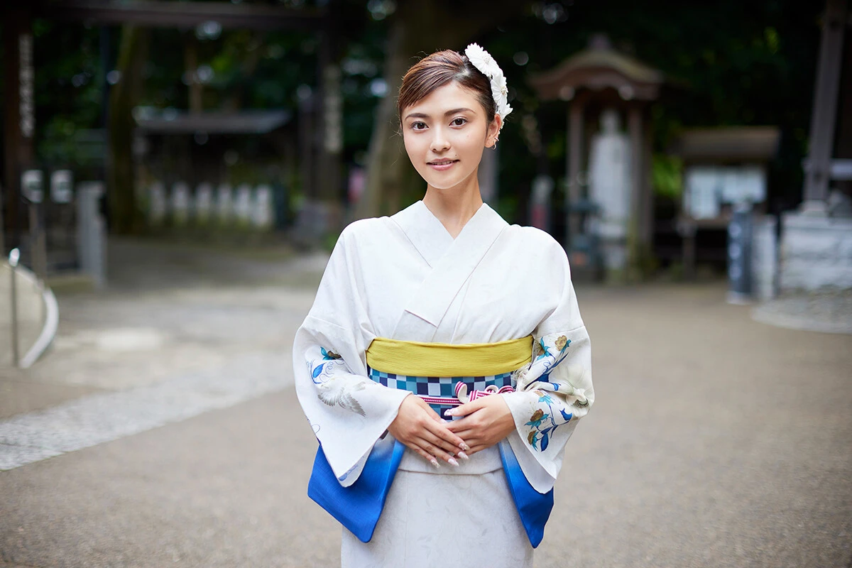 1st写真集発売決定! 20歳になった櫻井音乃が浴衣姿を披露「BARに行っておしゃれなカクテルを飲みたいです」