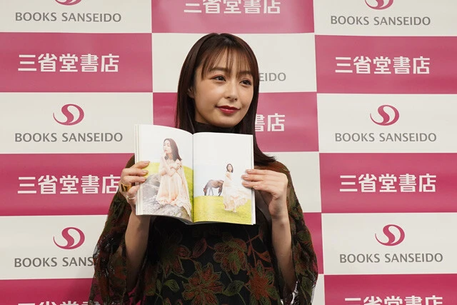 お気に入りカットを紹介する宇垣美里