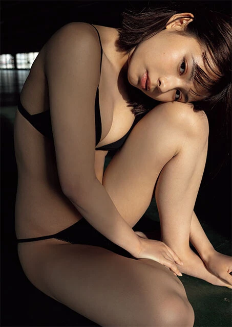 『週刊プレイボーイ』2022年19号(撮影/小塚毅之)より。アザーカットがデジタル写真集『NEOカワイイ。』に収録