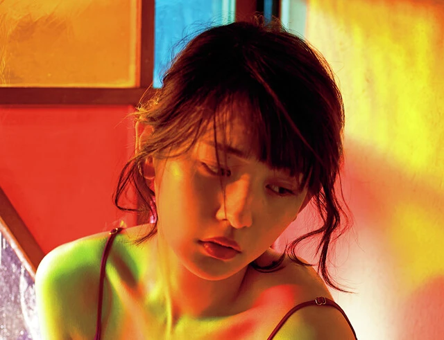 デビュー１０周年記念写真集『ＧＲ∞ＷＴＨ』が発売する浅川梨奈「昔は"撮影が早く終わらないかな"って思ってて（笑）」