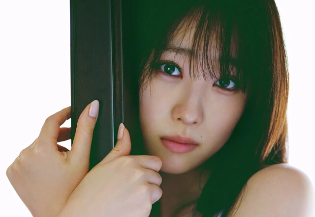 セカンド写真集『Ａｄｏｒａｂｌｅ』を１０月に発売する髙橋ひかるが週プレのグラビアに登場！