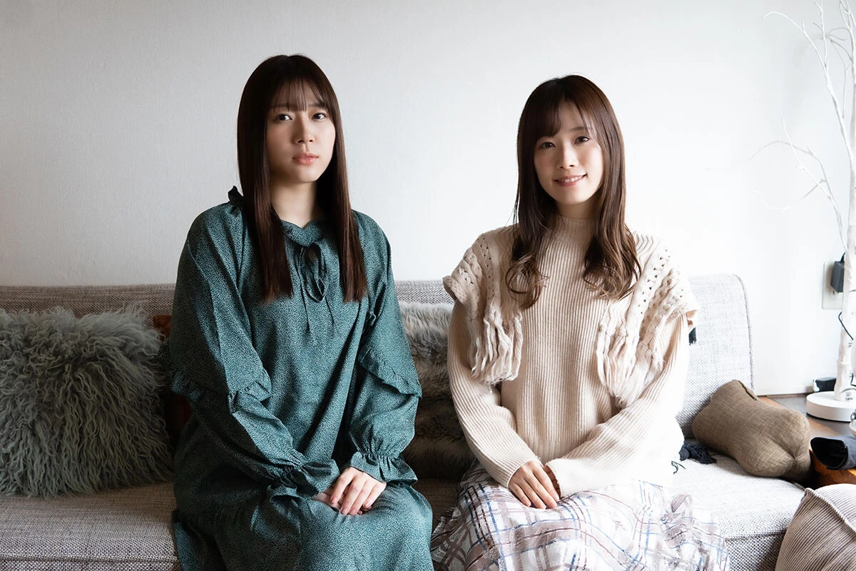 千春さん（左）と直田姫奈さんが、お互いを撮影した写真について語ります！