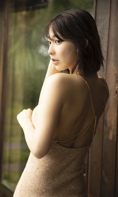 【デジタル限定】水湊みお写真集『夏の匂い』　（Ｃ）竹内裕二／集英社