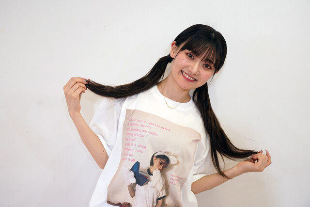 石綿日向子　担当カラーは黄