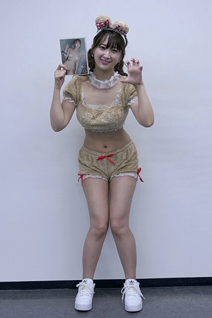 1st写真集『星・波・月』(ジーウォーク)。20thBD・DVD『星・波・月the movie』(Superlative:R-18)イベント@ソフマップAKIBAパソコン・デジタル館（2022年10月29日）