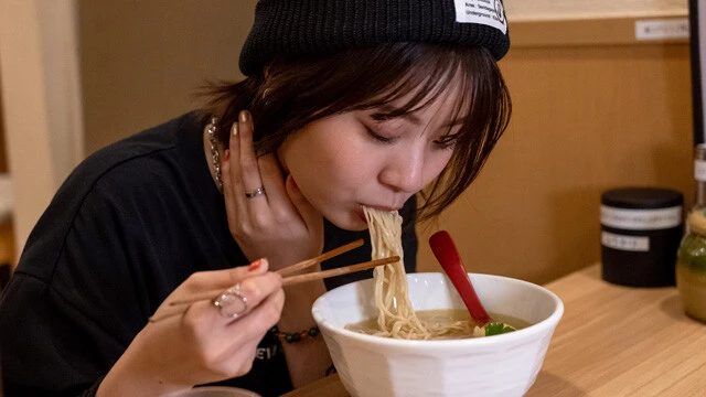 モデル・星乃夢奈が出会った究極の塩ラーメン！【新企画・動画あり】