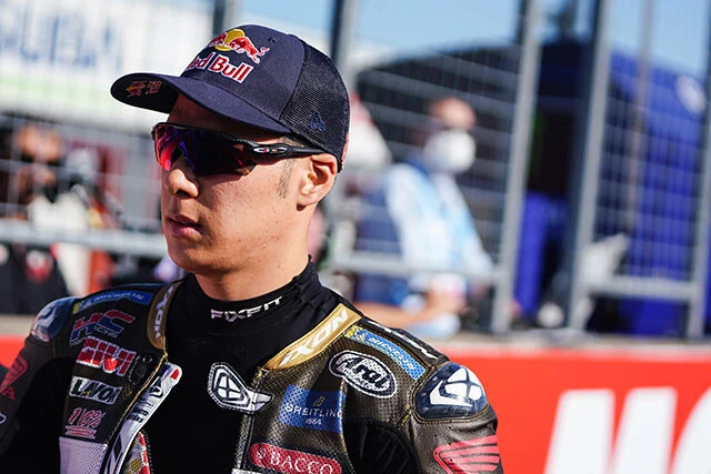 中上貴晶は第１５戦でのクラッシュにより右手薬指と小指を負傷。痛みを抱えながらの挑戦だったが２０位でフィニッシュした