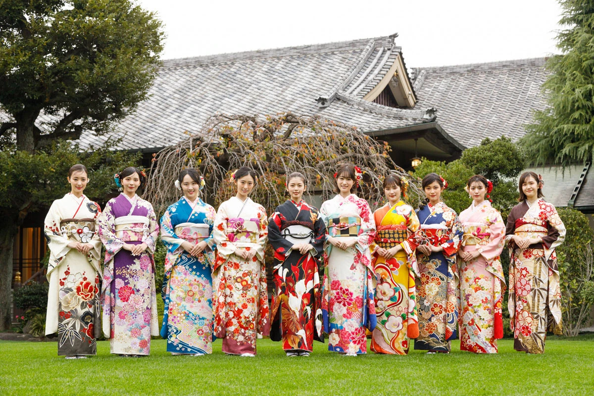 (左から)宮本茉由、川口ゆりな、本田望結、井本彩花、小芝風花、高橋ひかる、井頭愛海、玉田志織、鶴嶋乃愛、尾碕真花