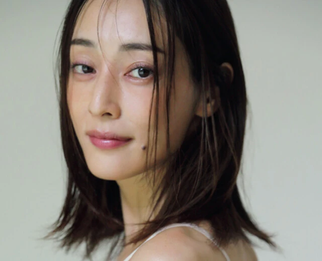 グラビアクイーン・池田夏希が6年ぶりに登場「みんな、ただいま！　帰ってきたよ」