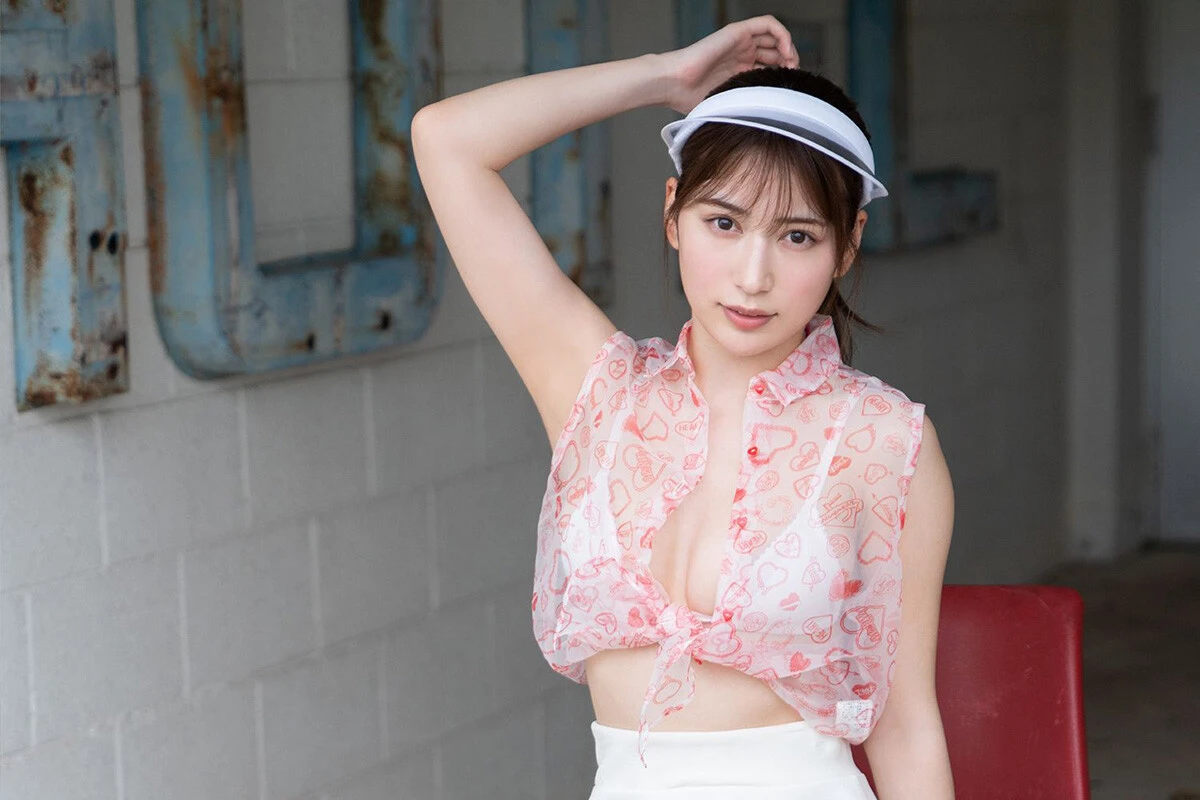 ラウンドガールで大注目!! 雪平莉左の"ミステリアスな沼"にハマる人続出中!?