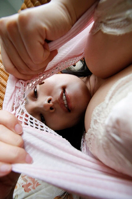 デジタル写真集『Into~2部作~ vol.1 Into the DARK SEA』(撮影/小塚毅之)より