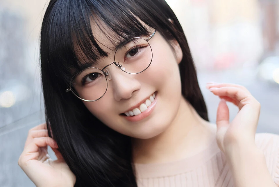 二刀流グラドル・東雲うみが語る初グラビアの記憶「いいところを出せなくて撮影後大泣きしました」【初グラビア物語】