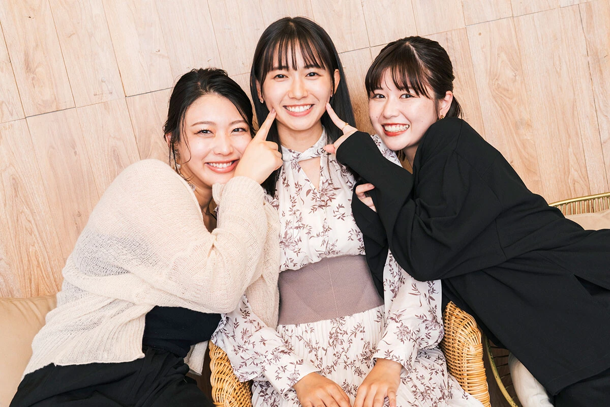 （左から）風吹ケイさん、志田音々さん、冴木柚葉さん。グラビア界で活躍する美女3人が本音トーク！