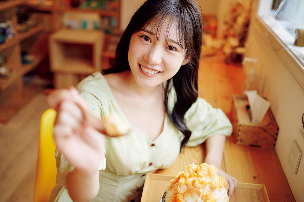 横野すみれが2度目の週プレ表紙に登場!「ファンの皆さんが好きそうなテーマやなって思うと気分も乗りました」