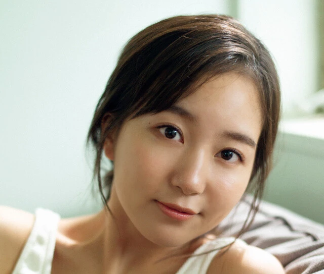 『にほんごであそぼ』の〝のはーな〟ちゃんこと南野巴那が初グラビアに挑戦！！