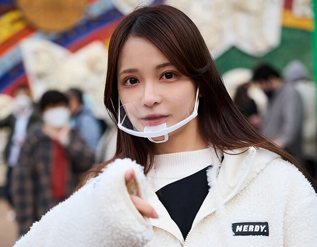 渋谷でビラ配り中のかわいいコに撮影オファー➡即グラビアデビュー! 新人アイドル・柊ききとは何者!?