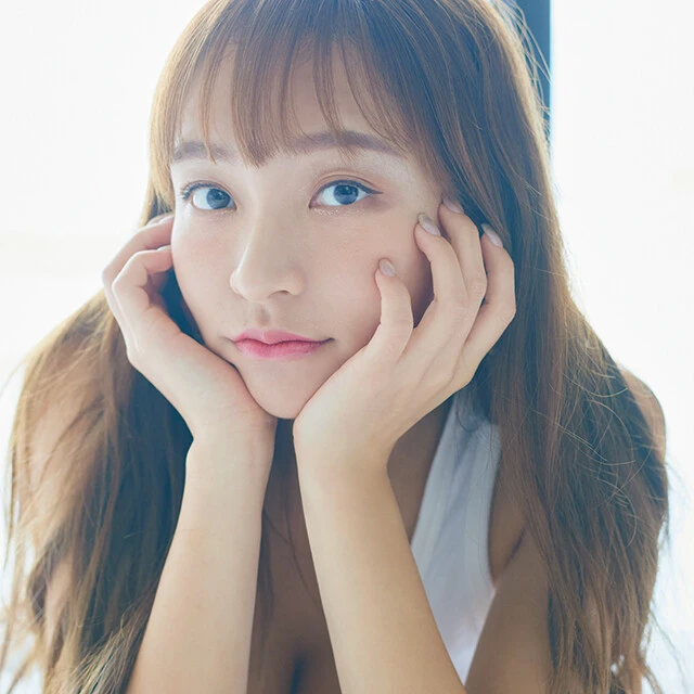 ウワサの台湾・楽天チアガールが初表紙!!　リン・シャン「日本がダイスキです♡」