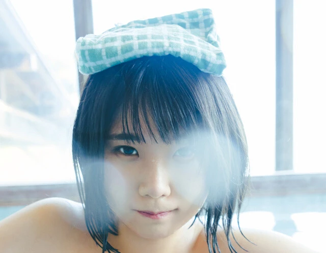 YouTubeで温泉文化を表現するアーティスト・こてのが初めてのグラビアに挑戦！