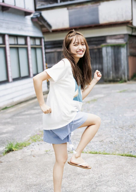 ファースト写真集『むらみゆ』（撮影／HIROKAZU）