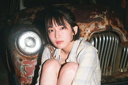 累計12万部超、吉岡里帆"伝説の写真集"2冊がついにデジタル化！ 「あんな幸せなことないくらい楽しい撮影だった」