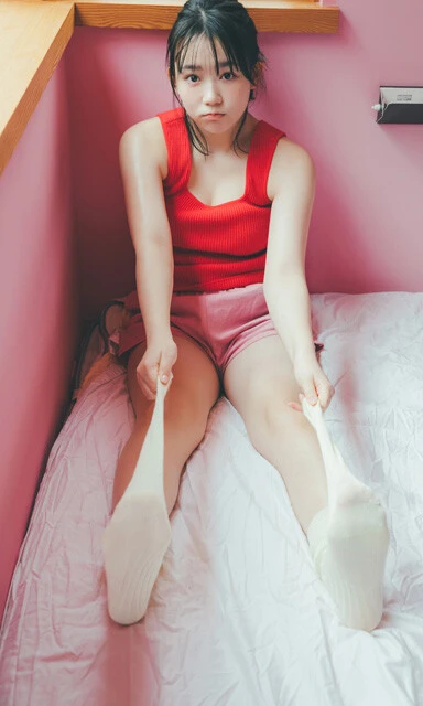 【デジタル限定】米倉れいあ写真集『もう少しだけ……』　（Ｃ）東 京祐／集英社