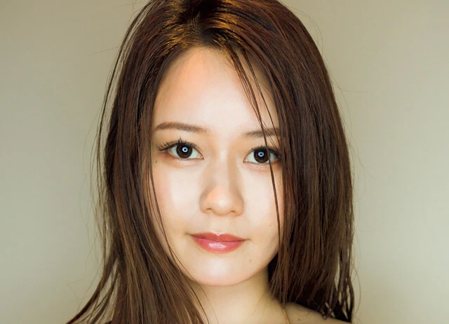 "スケスケレディ"で話題のJカップ美女・朱夏「『全身タイツを着て始球式に出ない？』って誘われました」