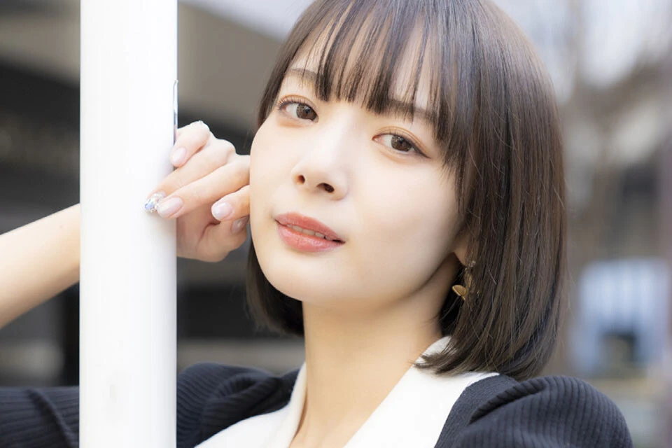 プロ雀士でモデルの岡田紗佳が語るグラビアの記憶「"海ロケ"って一回だけなんです」【初グラビア物語】