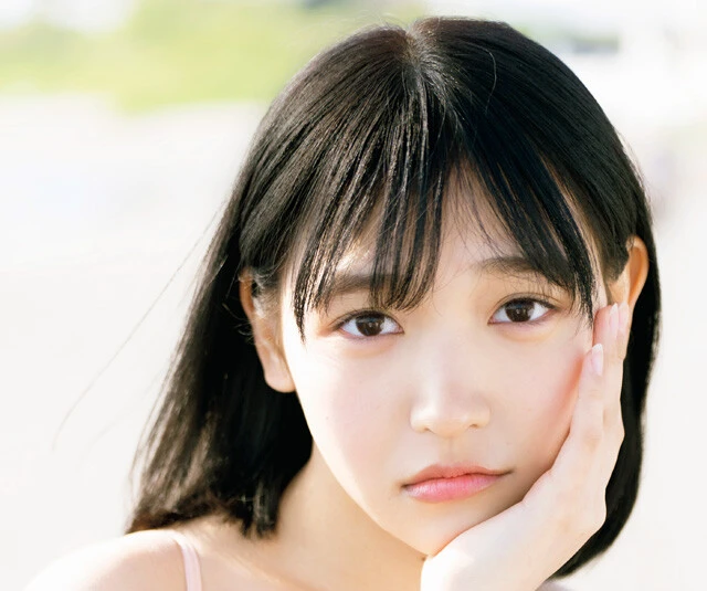 事務所所属0日で週プレの撮り下ろしが決まった逸材・紀内乃秋が水着で初グラビアに挑戦！