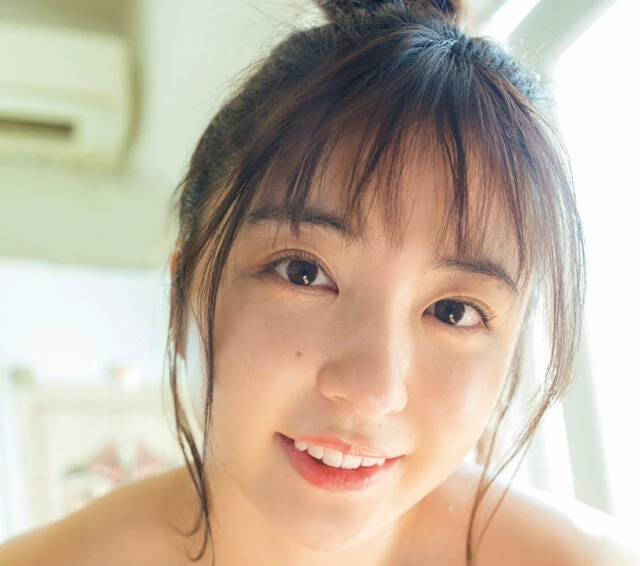 「ミスマガジン2022」の麻倉瑞季が週プレに水着で初登場! 「頓知気さきなちゃんに胸を揉まれてグラビア活動を決意しました」