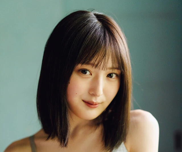 アイドルグループ「スプスラッシュ」所属の現役JK・瀬乃まりんが透明感抜群の初グラビアに水着で挑戦!!