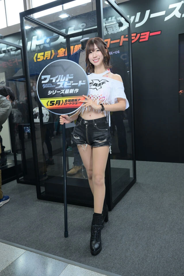 WILD SPEEDのブースでは、人気レースクイーン・生田ちむがフロアコンパニオンを務めていた